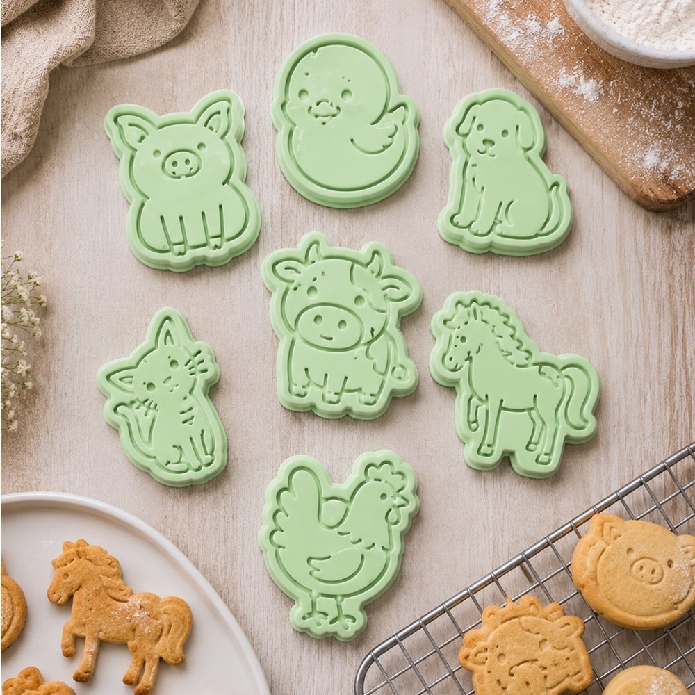 New Green Small Pets Animal Cookie Cutters - Set